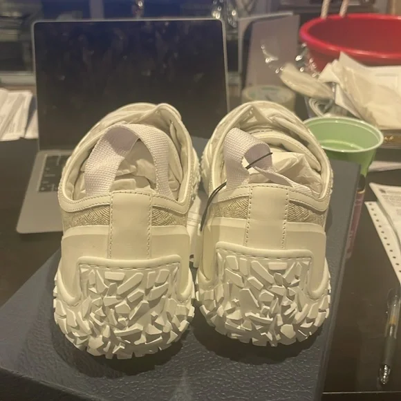 Dior B28 LT Oblique Jacquard white sneaker sz 43. Shoes are brand new/deadstock - Picture 4 of 8